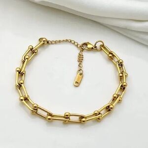 Gold Hardware U-Link Chain Bracelet